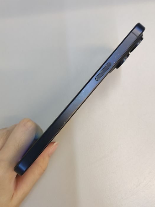 iPhone 15 Pro Max · 3/6