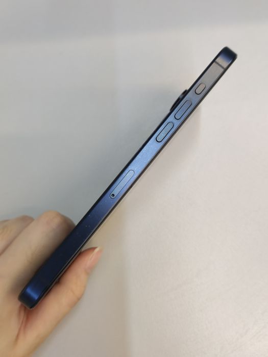 iPhone 15 Pro Max · 2/6