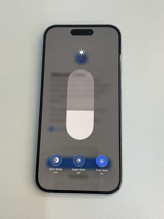 iPhone 15 · 6/10