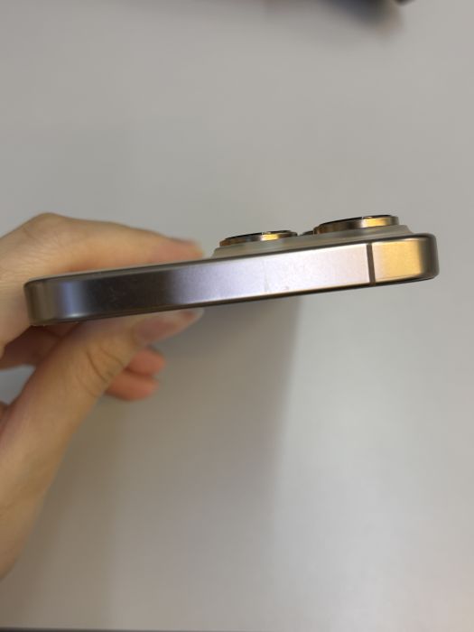 iPhone 16 Pro Max · 5/9