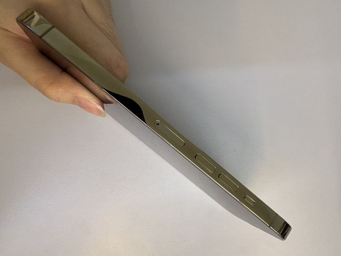 iPhone 13 Pro Max · 2/9