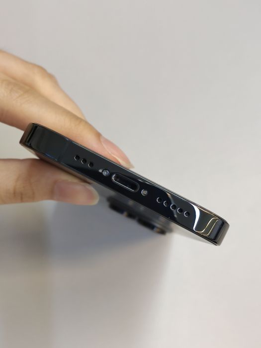 iPhone 14 Pro · 4/10