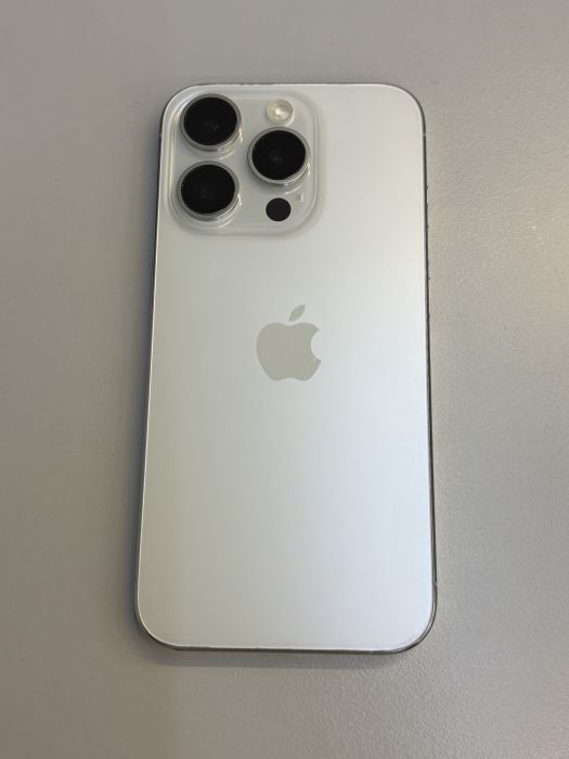 iPhone 15 Pro · 1/10