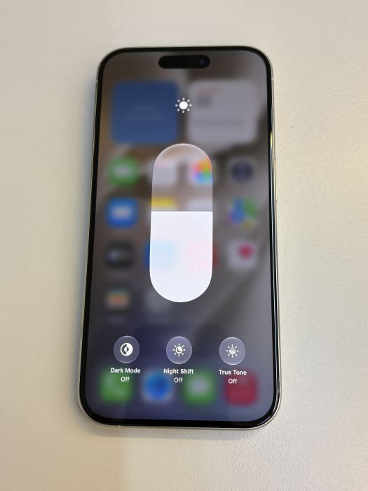 iPhone 15 Pro · 6/10