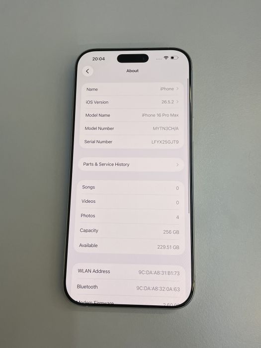 iPhone 16 Pro Max · 8/10