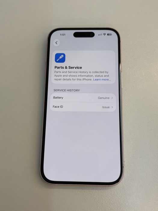 iPhone 15 · 8/10