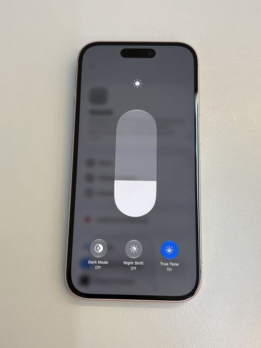 iPhone 15 · 6/10