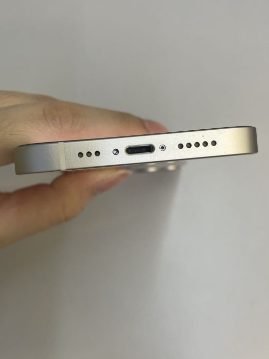 iPhone 14 · 4/9