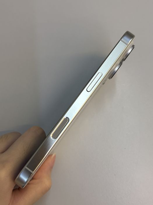iPhone 16 Pro · 3/9