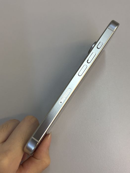 iPhone 16 Pro · 2/9