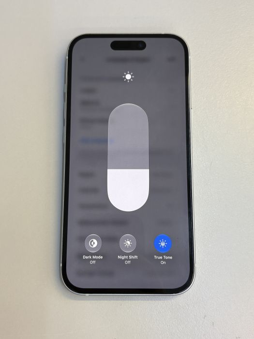 iPhone 15 · 6/10