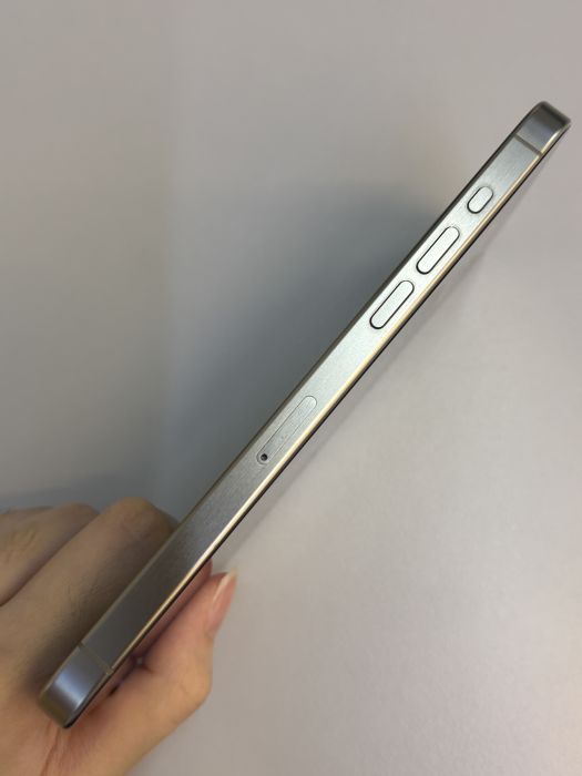 iPhone 15 Pro Max · 2/10