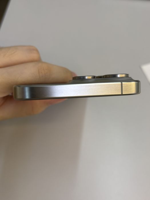 iPhone 15 Pro Max · 5/10