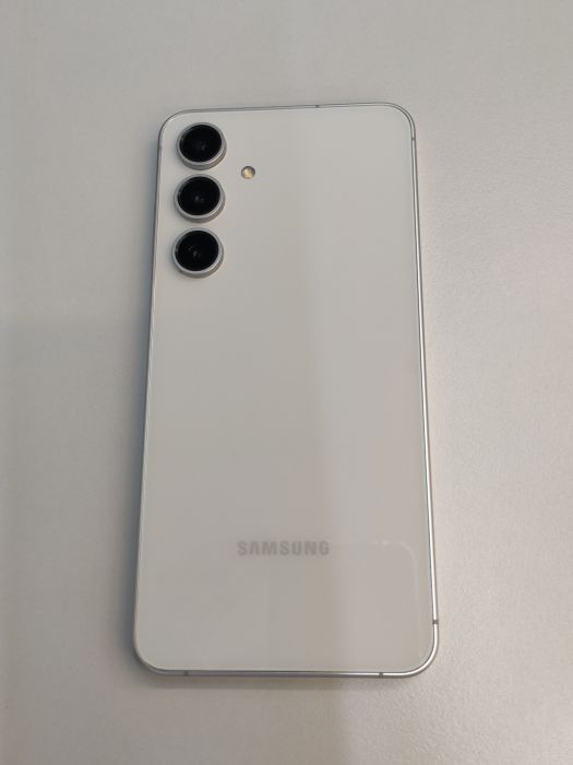 Samsung S24 FE