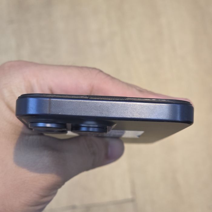 iPhone 15 Pro Max · 4/8