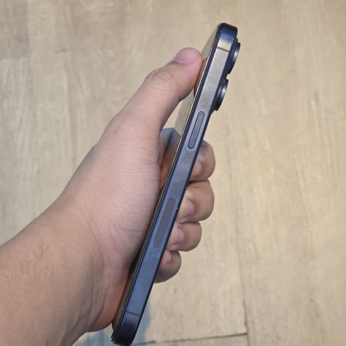 iPhone 15 Pro Max · 3/8