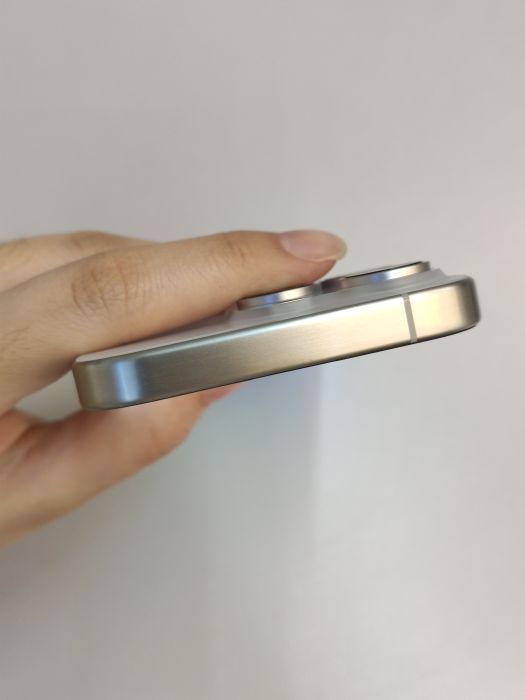 iPhone 15 Pro · 5/6