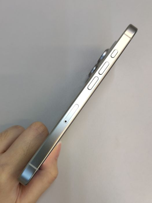 iPhone 16 Pro · 2/9