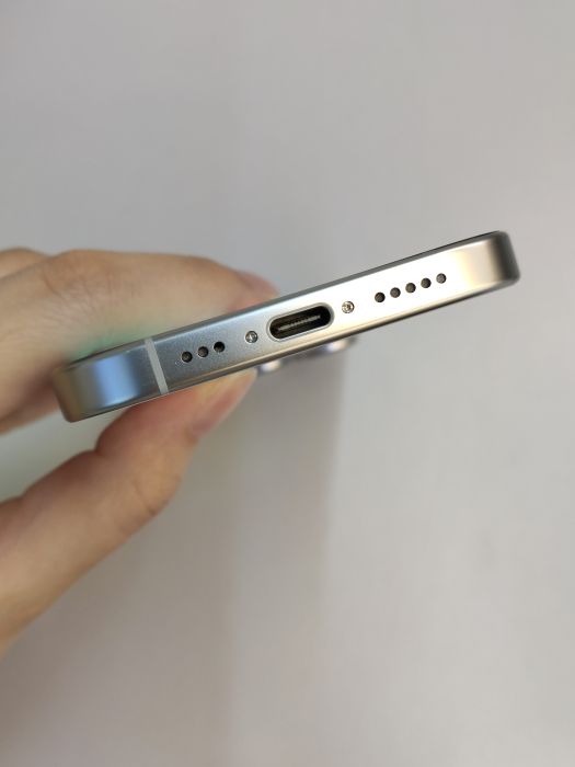 iPhone 16 Pro · 4/9