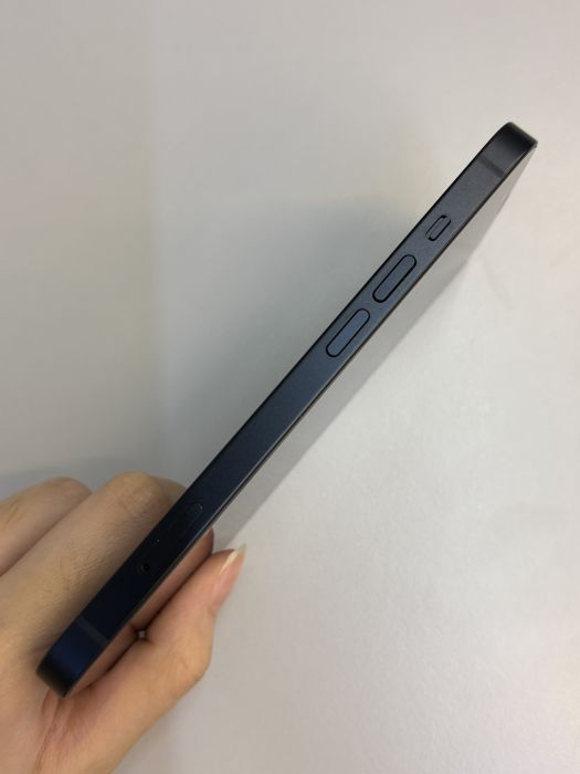 iPhone 13 · 2/9