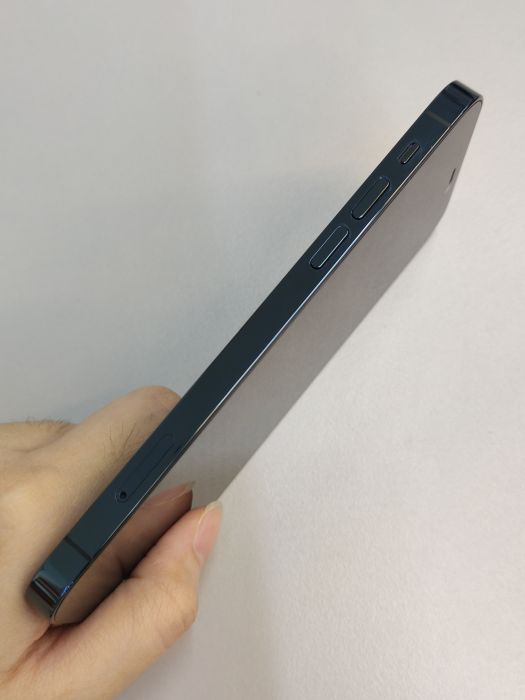 iPhone 12 Pro · 2/9