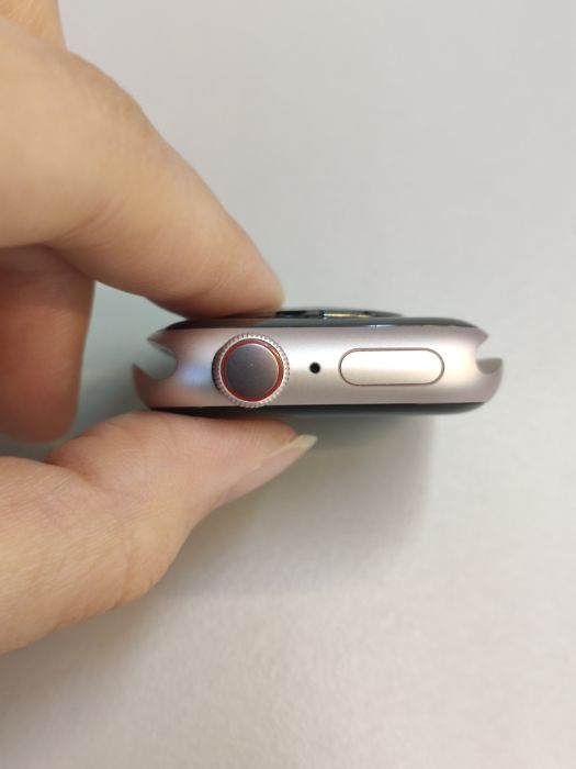 Apple Watch Series 9 41mm Cellurar · 4/6