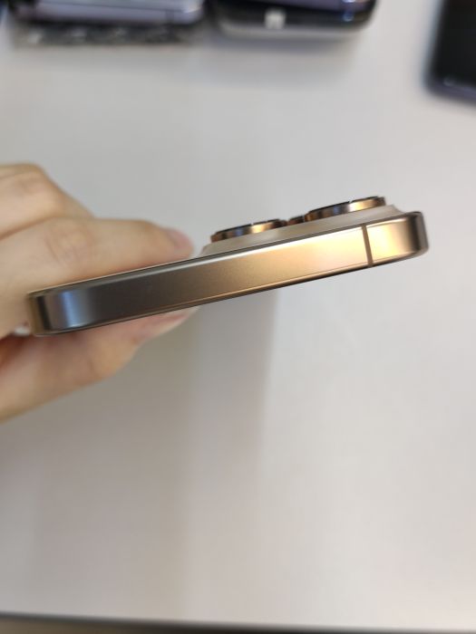iPhone 16 Pro Max · 5/6