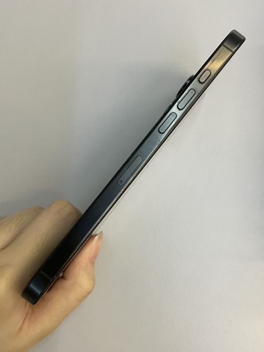 iPhone 16 Pro Max · 2/10