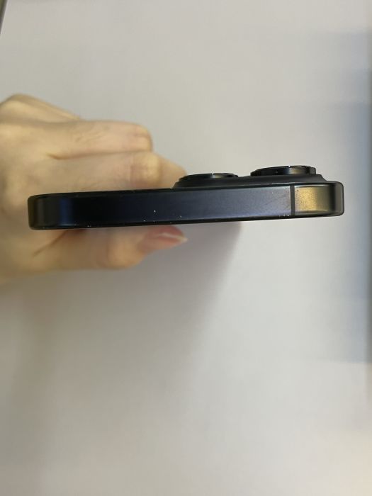 iPhone 16 Pro Max · 5/10