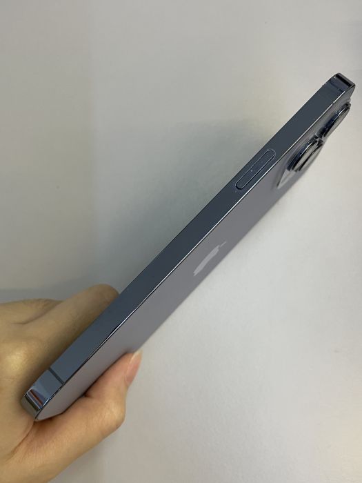 iPhone 13 Pro Max · 3/9