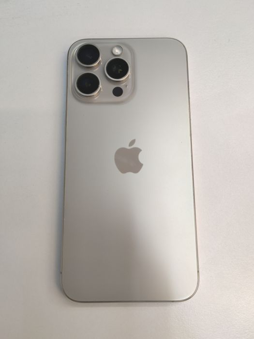 iPhone 15 Pro Max