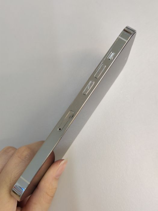 iPhone 14 Pro · 2/6