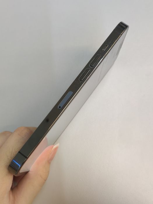 iPhone 13 Pro · 2/6