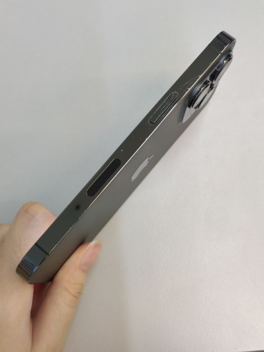 iPhone 13 Pro · 3/6