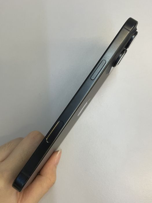 iPhone 16 Pro Max · 3/10