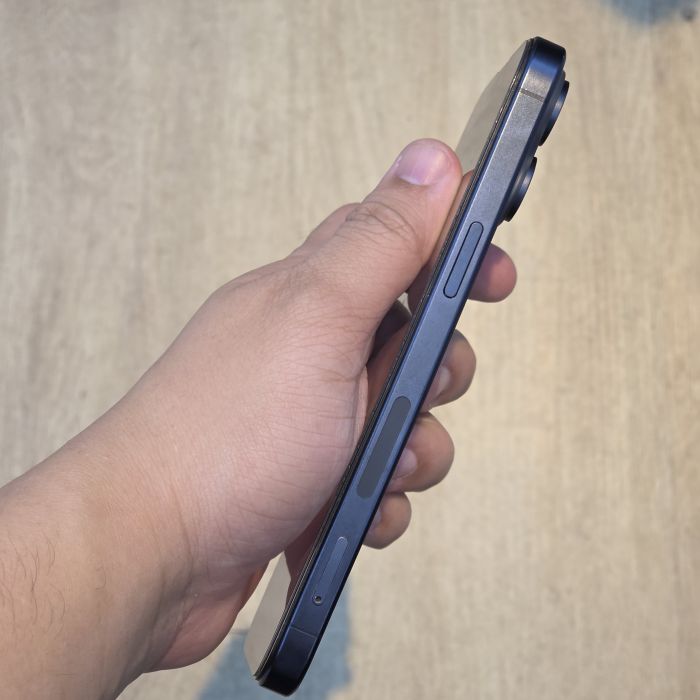 iPhone 15 Pro Max · 3/9