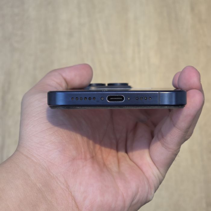 iPhone 15 Pro Max · 4/9