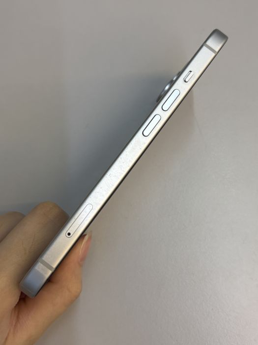 iPhone 15 · 2/9