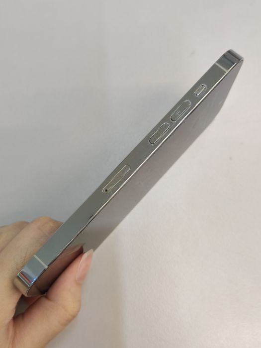 iPhone 14 Pro · 2/6
