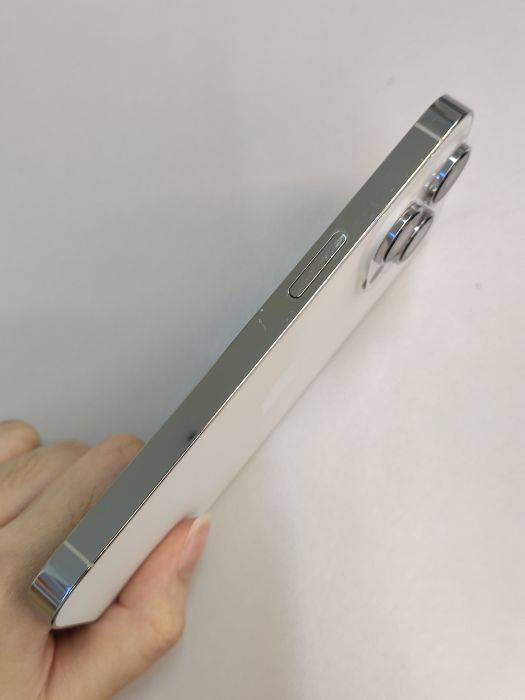 iPhone 14 Pro · 3/6