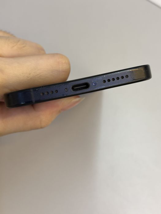 iPhone 16 Plus · 4/10