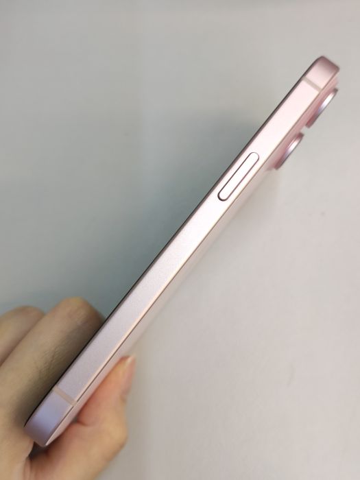 iPhone 15 · 3/9