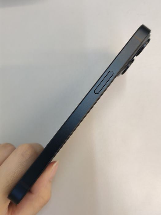 iPhone 14 · 3/6