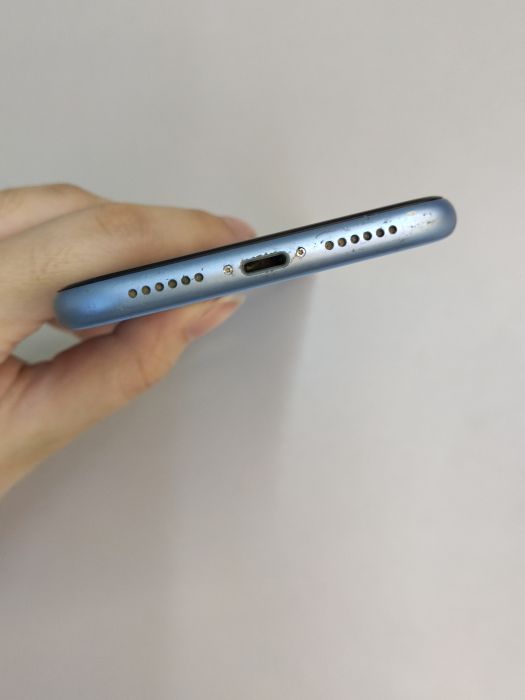 iPhone XR · 4/6