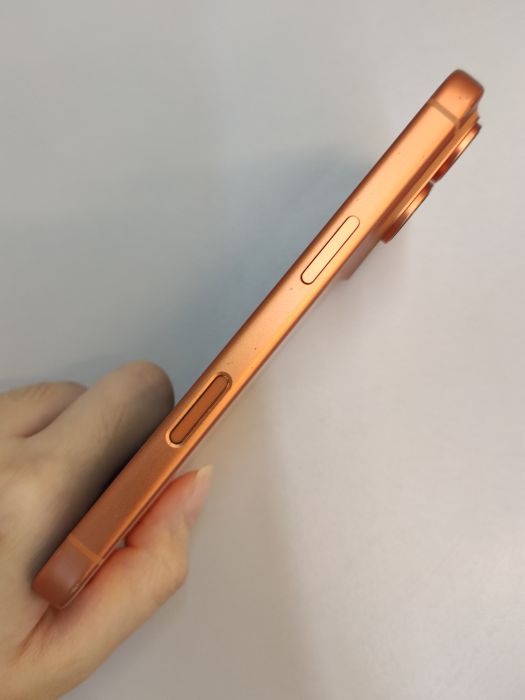 iPhone 17 Pro · 3/6