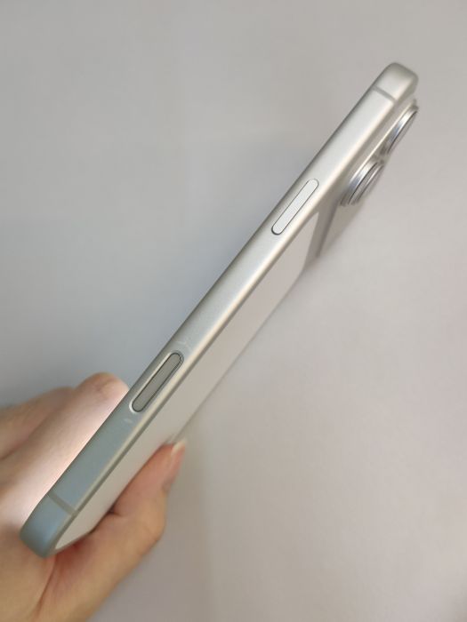 iPhone 17 Pro Max · 3/6