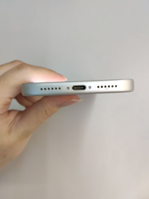 iPhone 17 Pro Max · 4/6