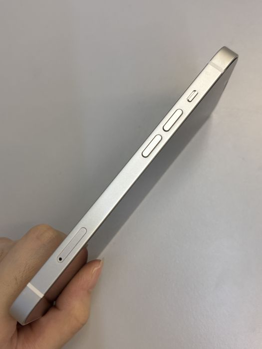 iPhone 13 · 2/9