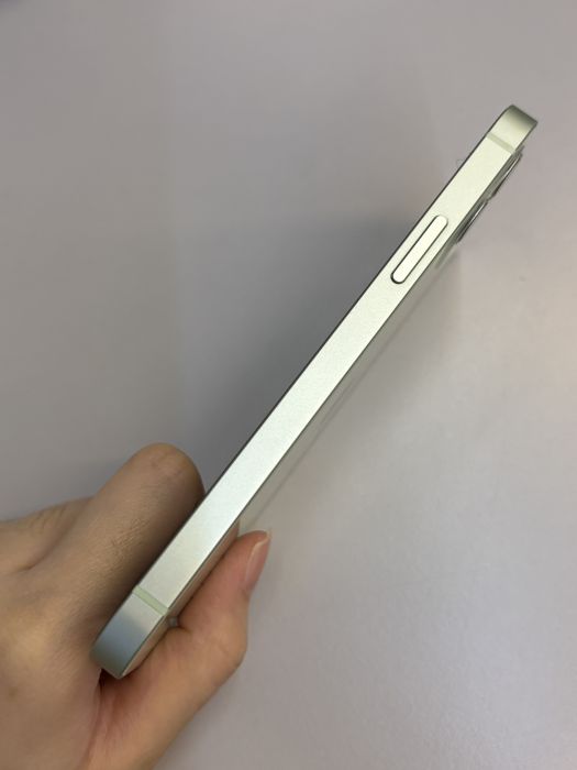 iPhone 12 · 3/9