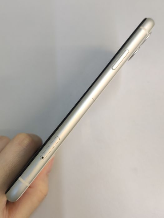 iPhone 11 · 3/9